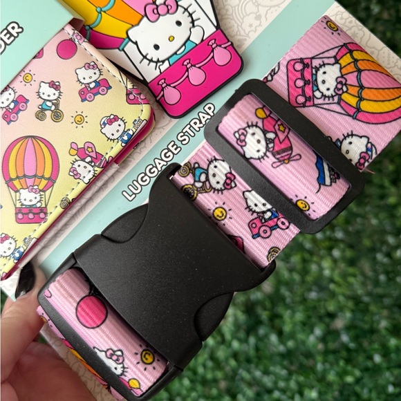 Hello Kitty 3-Piece Travel Set Brand New - Picture 4 of 5